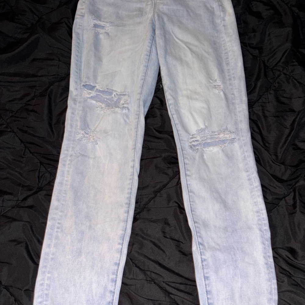 American Eagle Outfitters Light Wash Distressed Jeans